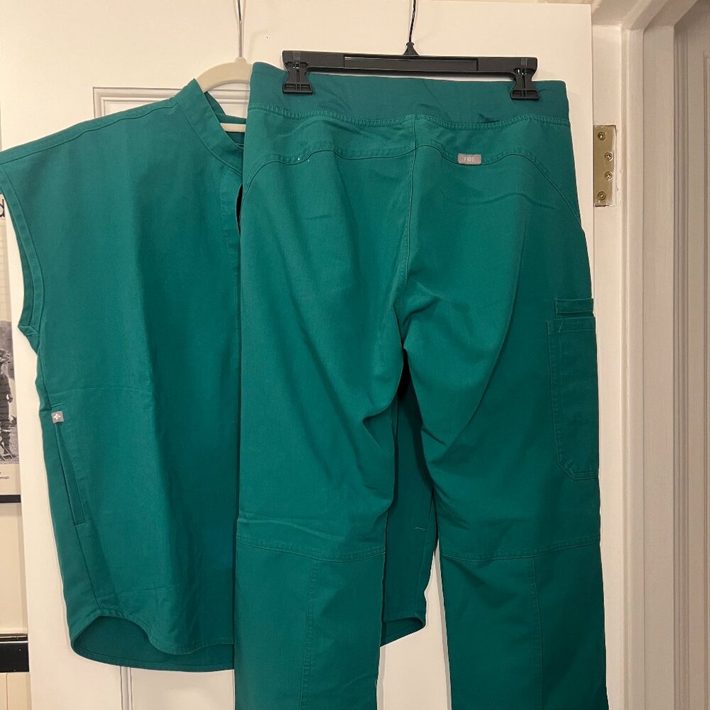 FIGS Kade Cargo Scrub Pants